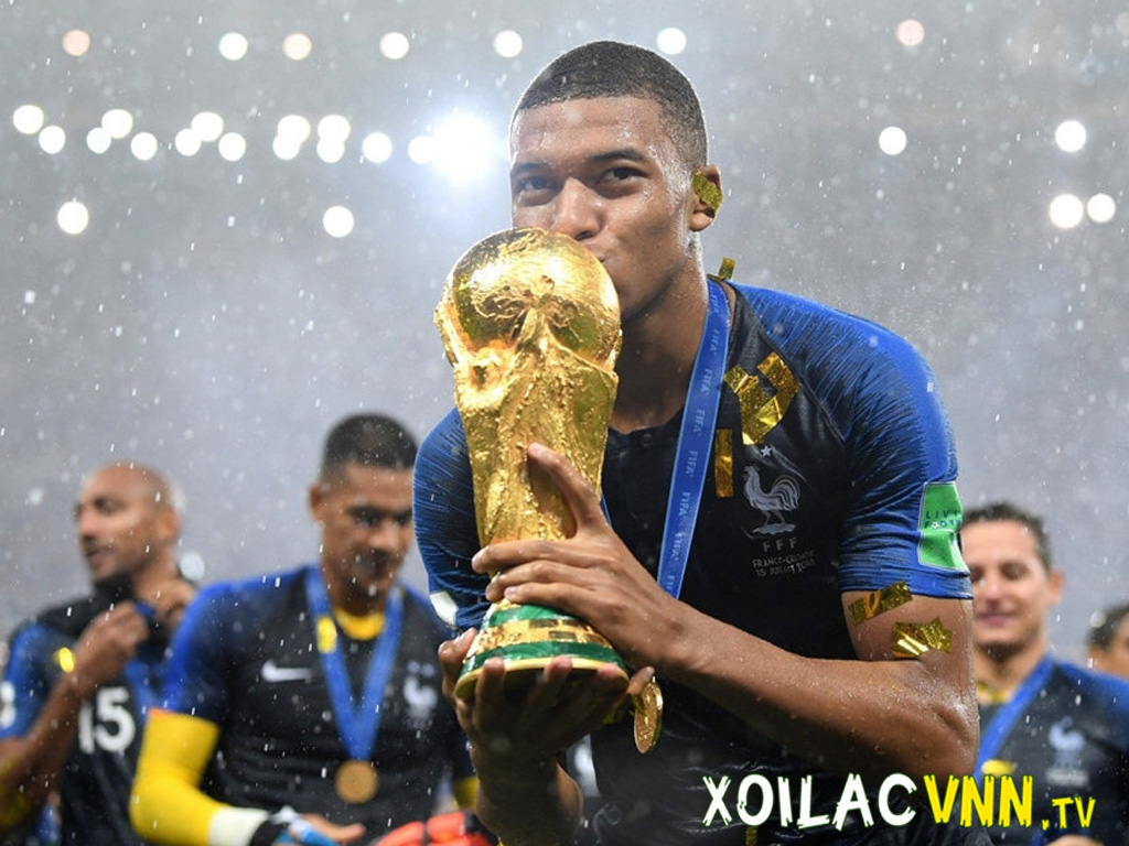 Mbappe – Hành trình của ngôi sao tốc độ: Sự nghiệp, đời tư