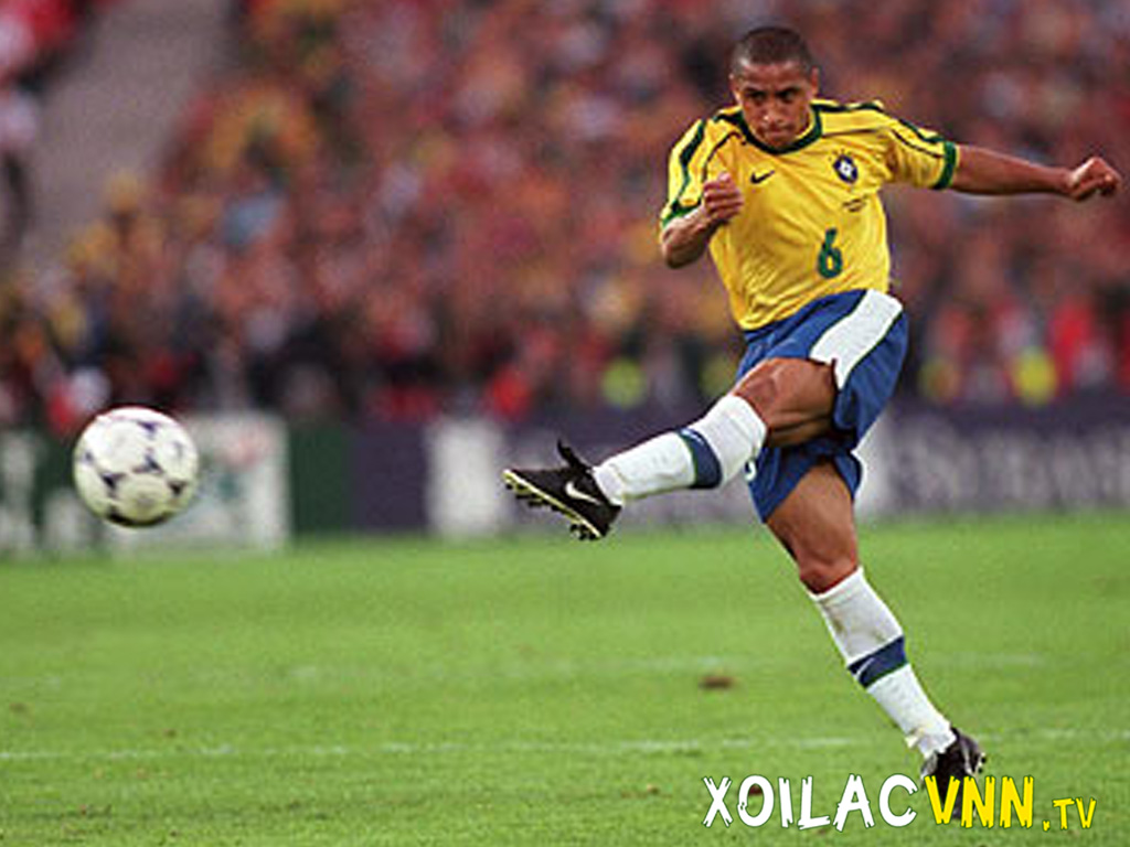 roberto-carlos-la-cau-thu-co-luc-sut-khung-nhat