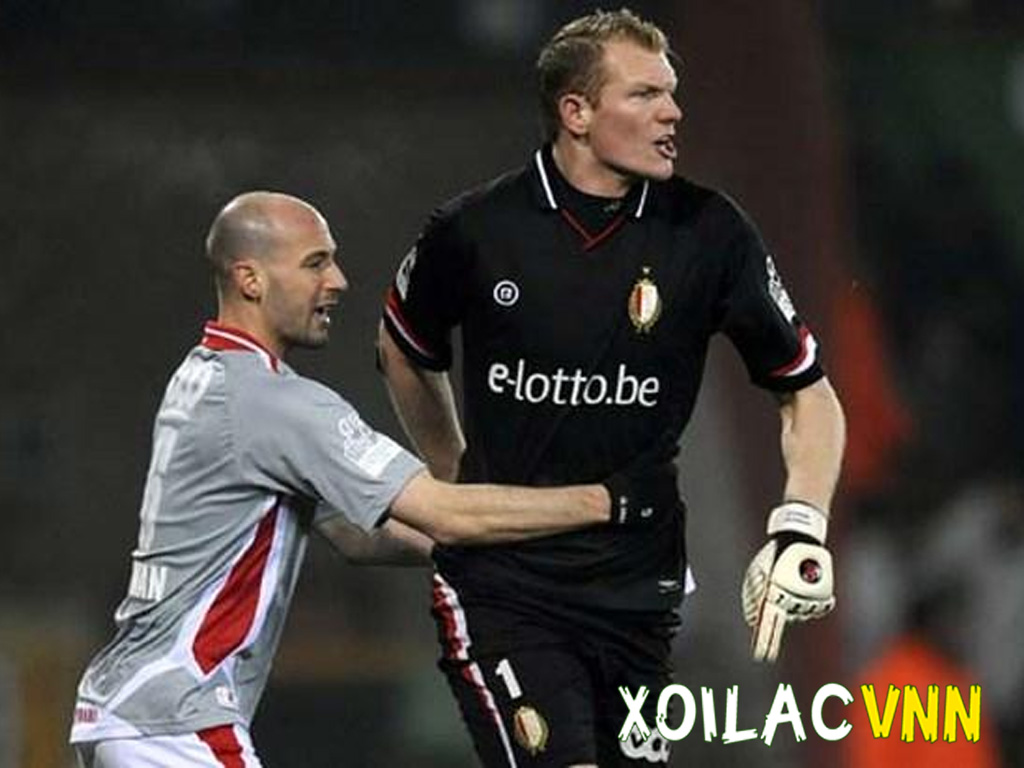 k-van-hout-co-chieu-cao-vo-cung-khung