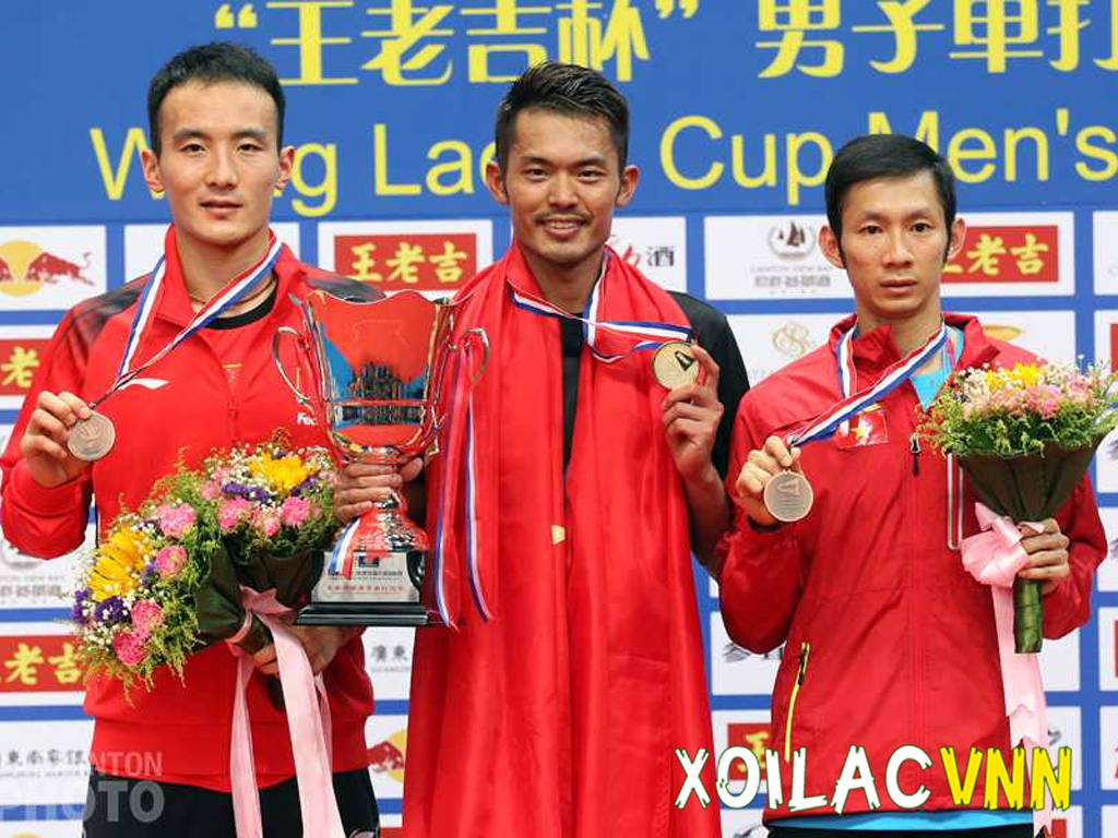 tay-vot-nguyen-tien-minh-nhan-huy-chuong