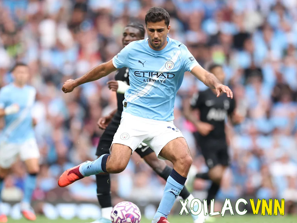 Top tiền vệ hay nhất thế giới: Những bộ não kiến thiết hàng đầu